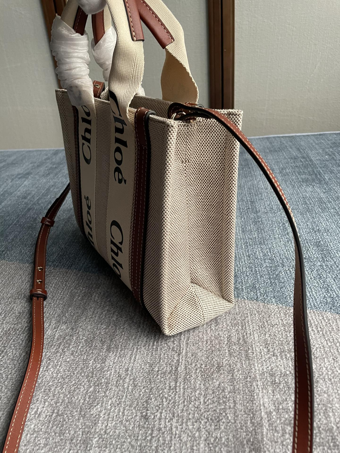 CHLOE SMALL STRAP WOODY TOTE BAG 26.5 IN BEIGE LINEN CANVAS BLACK WEBBING LOGO EMBROIDER BROWN CALFSKIN