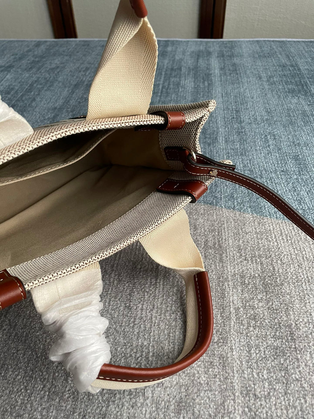 CHLOE SMALL STRAP WOODY TOTE BAG 26.5 IN BEIGE LINEN CANVAS BLACK WEBBING LOGO EMBROIDER BROWN CALFSKIN