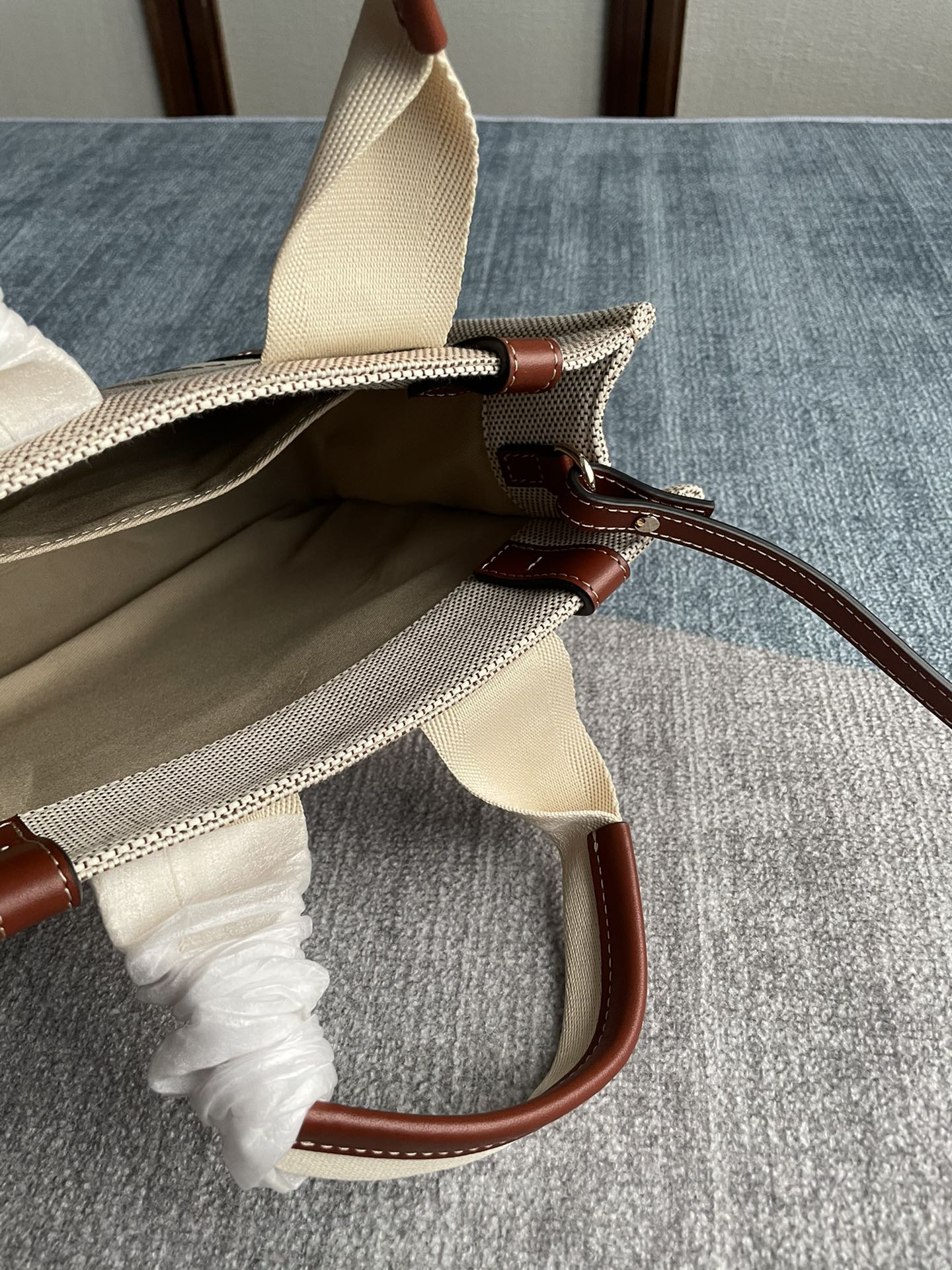 CHLOE SMALL STRAP WOODY TOTE BAG 26.5 IN BEIGE LINEN CANVAS BLACK WEBBING LOGO EMBROIDER BROWN CALFSKIN