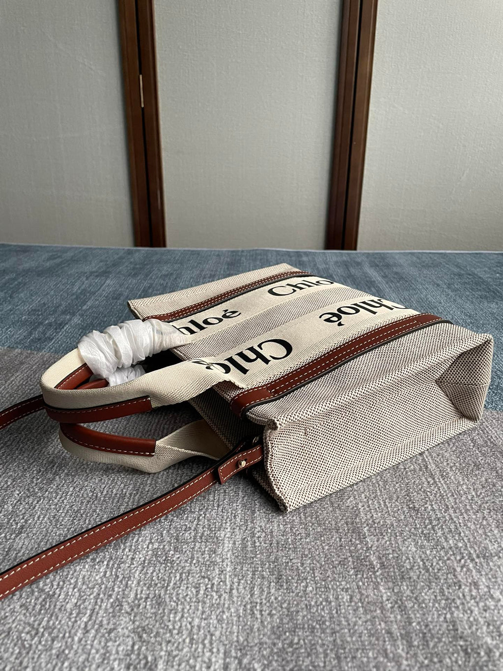 CHLOE SMALL STRAP WOODY TOTE BAG 26.5 IN BEIGE LINEN CANVAS BLACK WEBBING LOGO EMBROIDER BROWN CALFSKIN