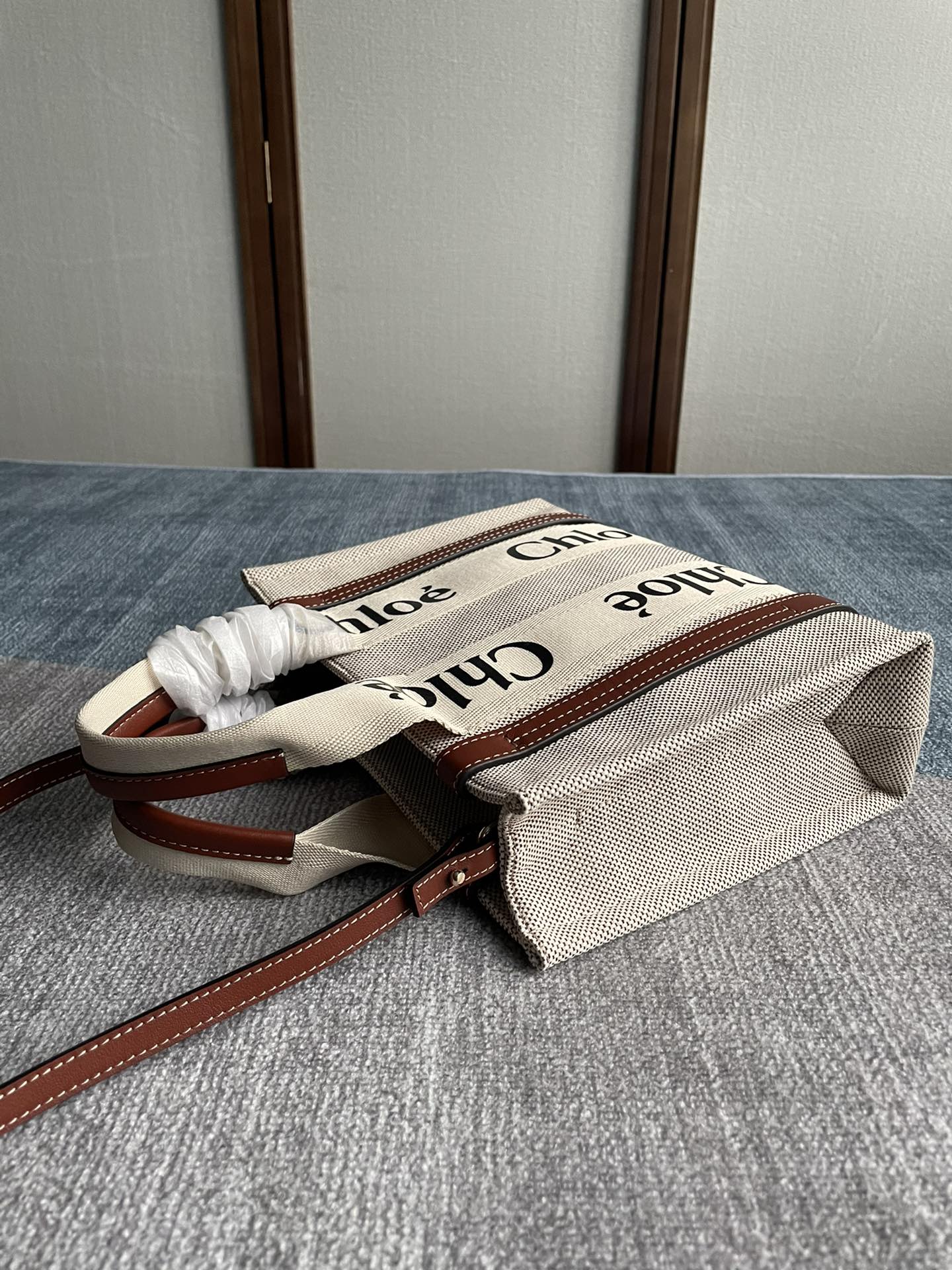 CHLOE SMALL STRAP WOODY TOTE BAG 26.5 IN BEIGE LINEN CANVAS BLACK WEBBING LOGO EMBROIDER BROWN CALFSKIN