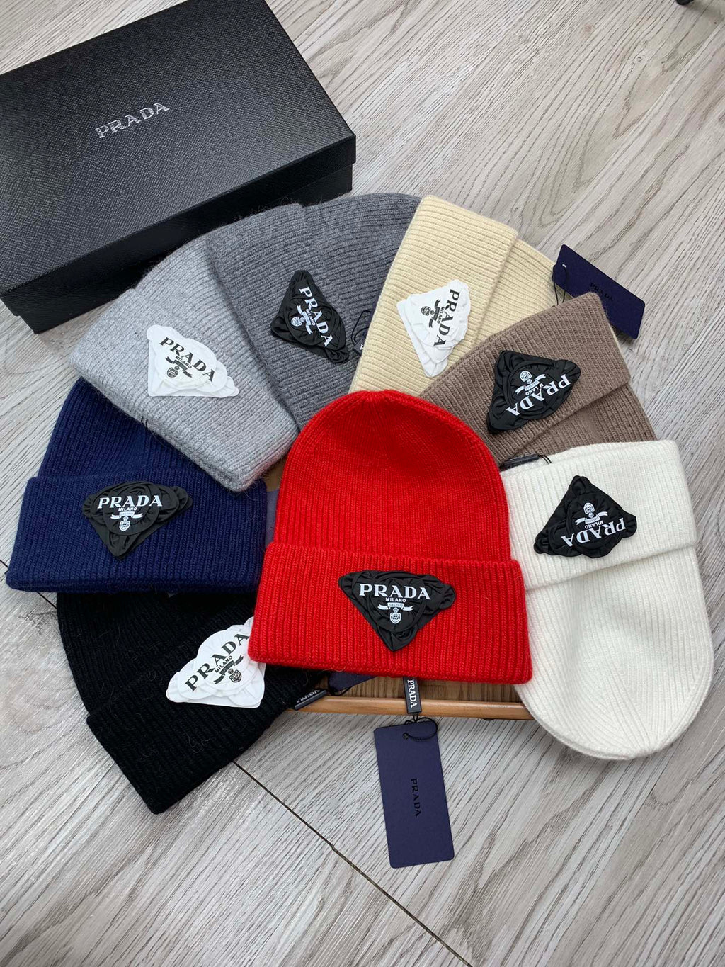 PRADA BEANIE HAT IN CHERRY RED WOOL 431358