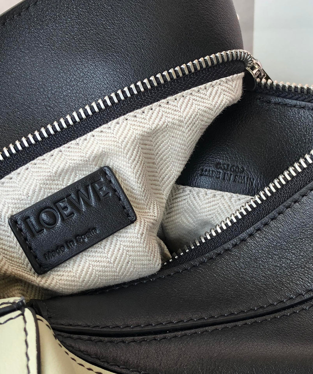 LOEWE LOE MINI PUZZLE 18 BAG IN BLACK MIX WHITE CALFSKIN
