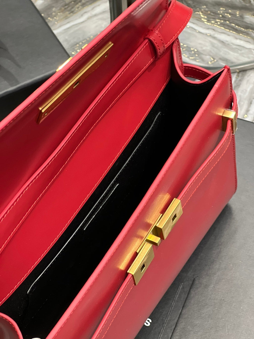SAINT LAURENT MAHATTAN IN BOX 29 RED CALFSKIN GOLD HARDWARE