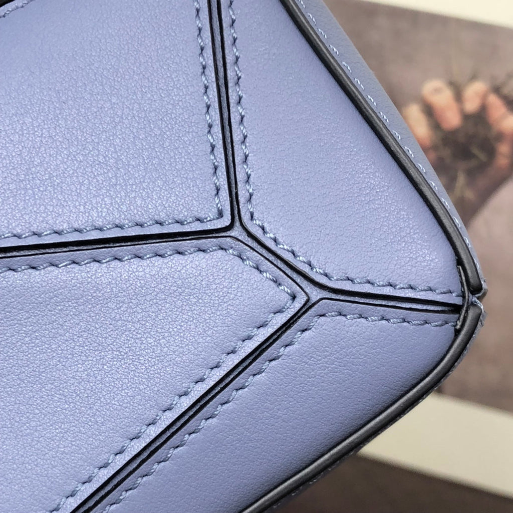 LOEWE SMALL PUZZLE 24 BAG IN CLASSIC LIGHT PURPLE CALFSKIN