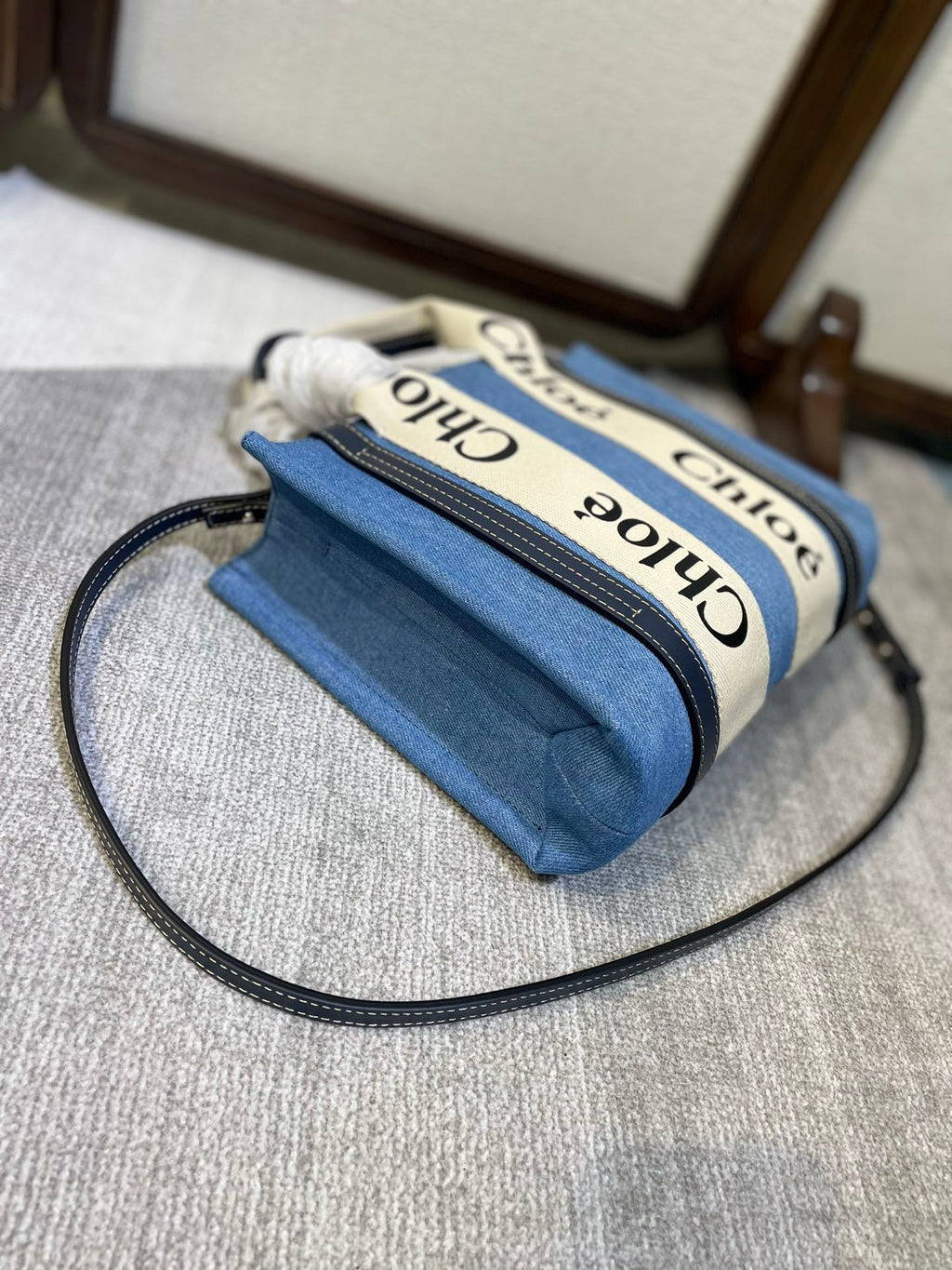CHLOE SMALL STRAP WOODY TOTE BAG 26.5 IN BLUE DENIM CANVAS DARK BLUE CALFSKIN