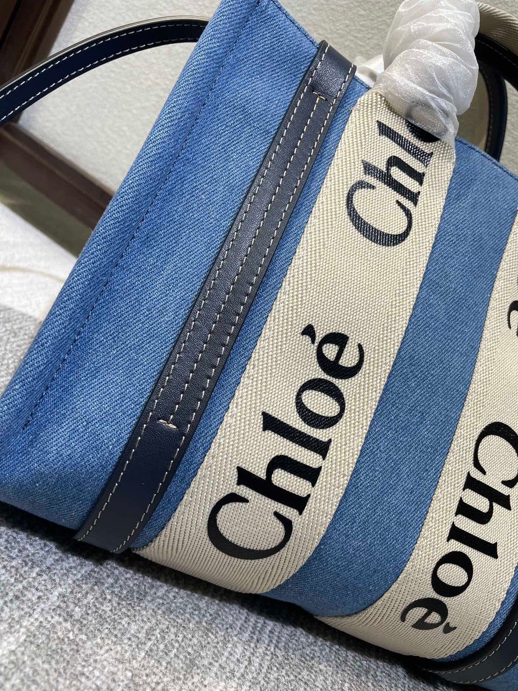 CHLOE SMALL STRAP WOODY TOTE BAG 26.5 IN BLUE DENIM CANVAS DARK BLUE CALFSKIN