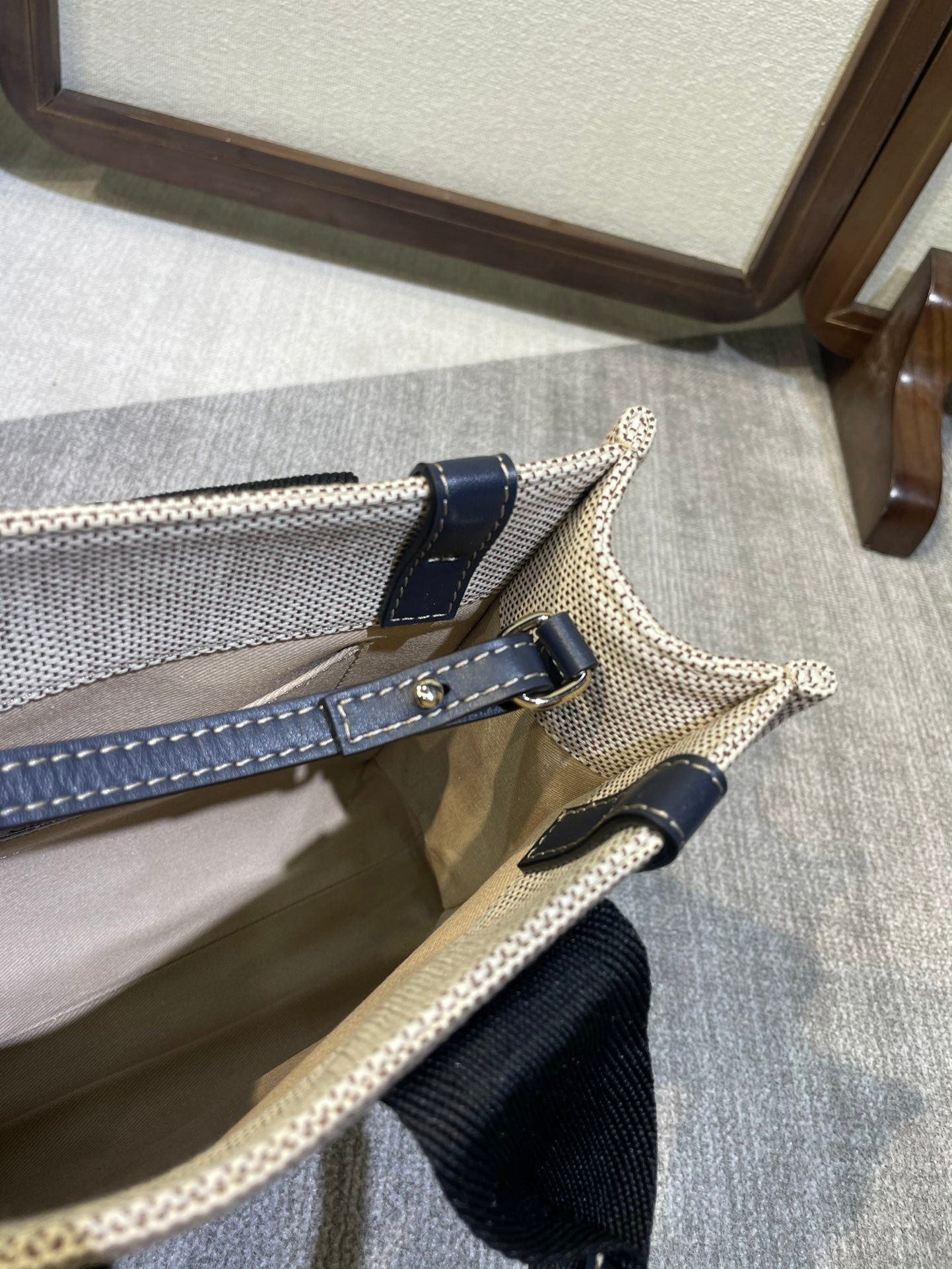 CHLOE SMALL STRAP WOODY TOTE BAG 26.5 IN BEIGE LINEN CANVAS BLACK WEBBING DARK BLUE CALFSKIN