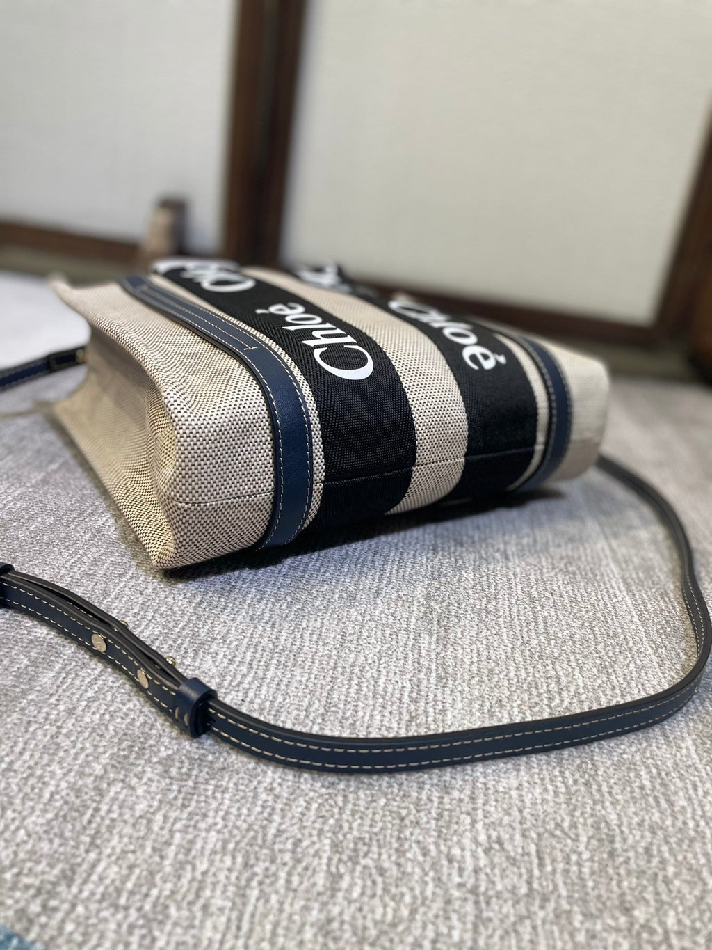 CHLOE SMALL STRAP WOODY TOTE BAG 26.5 IN BEIGE LINEN CANVAS BLACK WEBBING DARK BLUE CALFSKIN