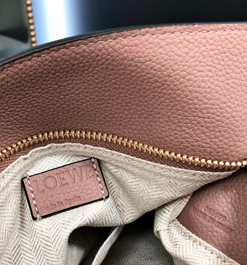 LOEWE SMALL PUZZLE 24 BAG IN CLASSIC LIGHT PINK CALFSKIN