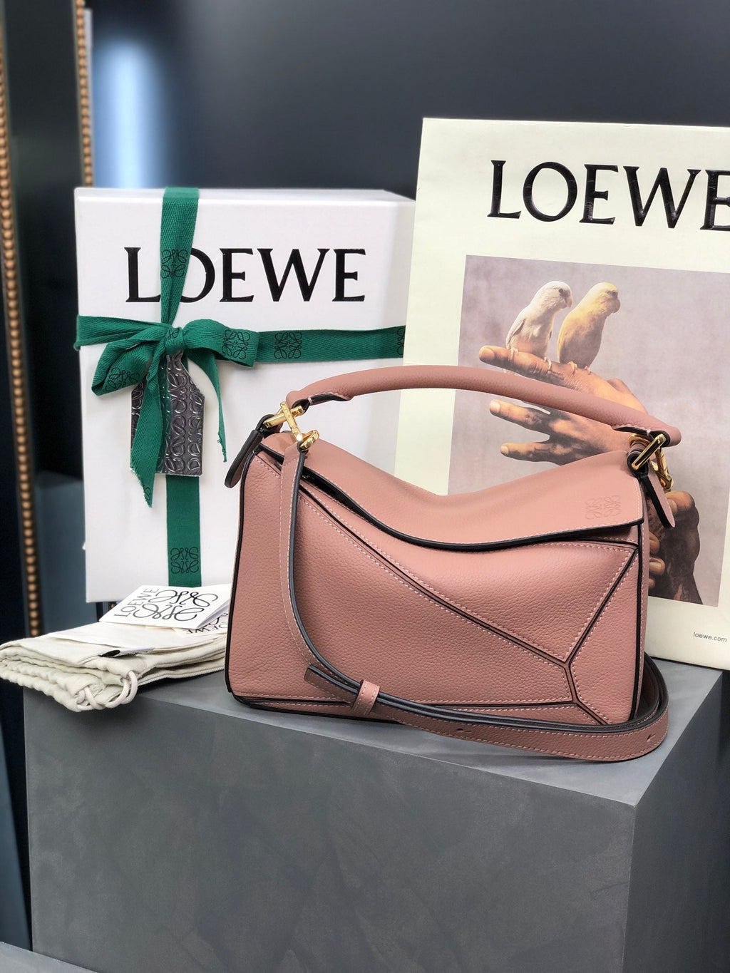 LOEWE SMALL PUZZLE 24 BAG IN CLASSIC LIGHT PINK CALFSKIN