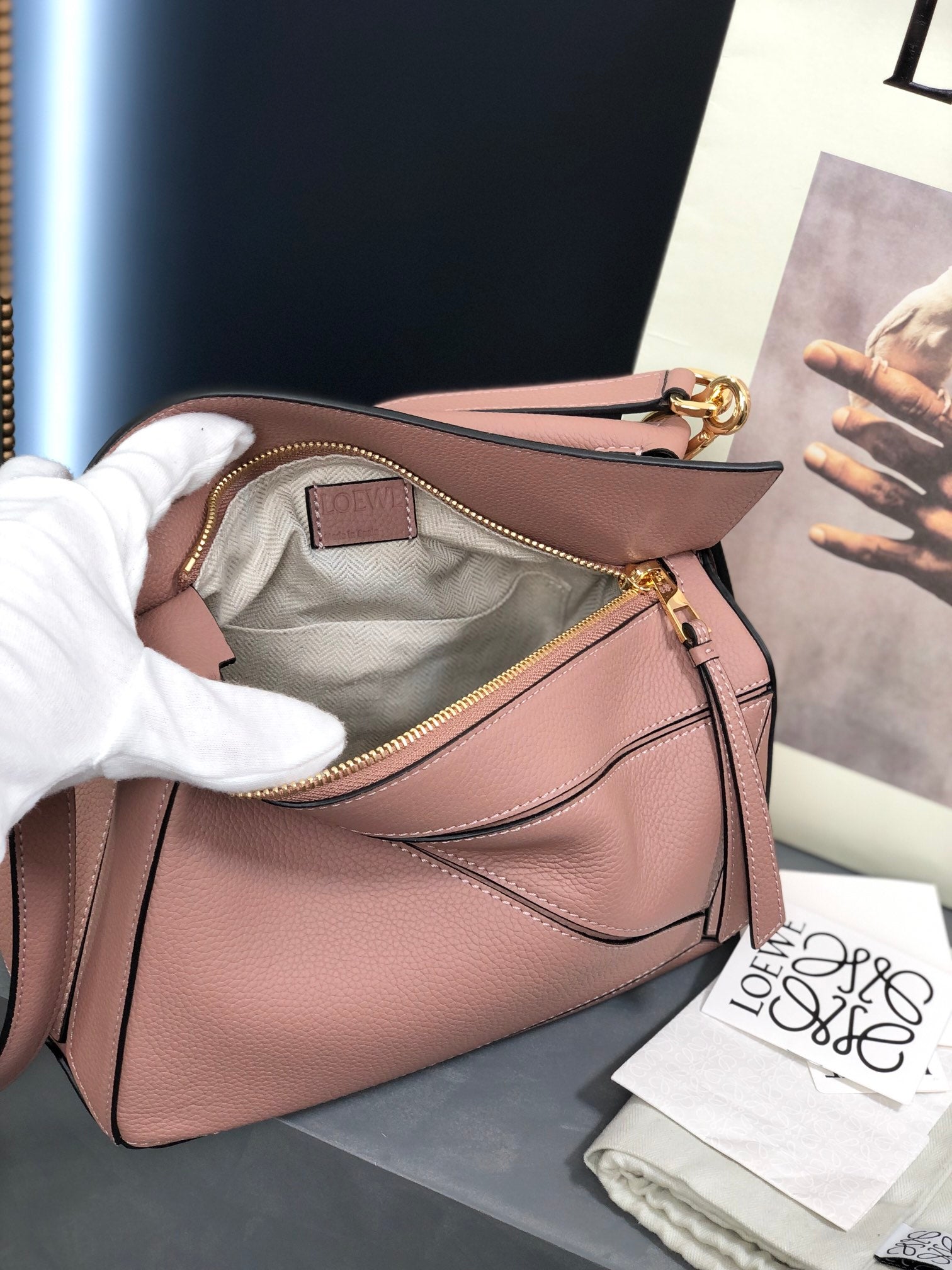 LOEWE SMALL PUZZLE 24 BAG IN CLASSIC LIGHT PINK CALFSKIN