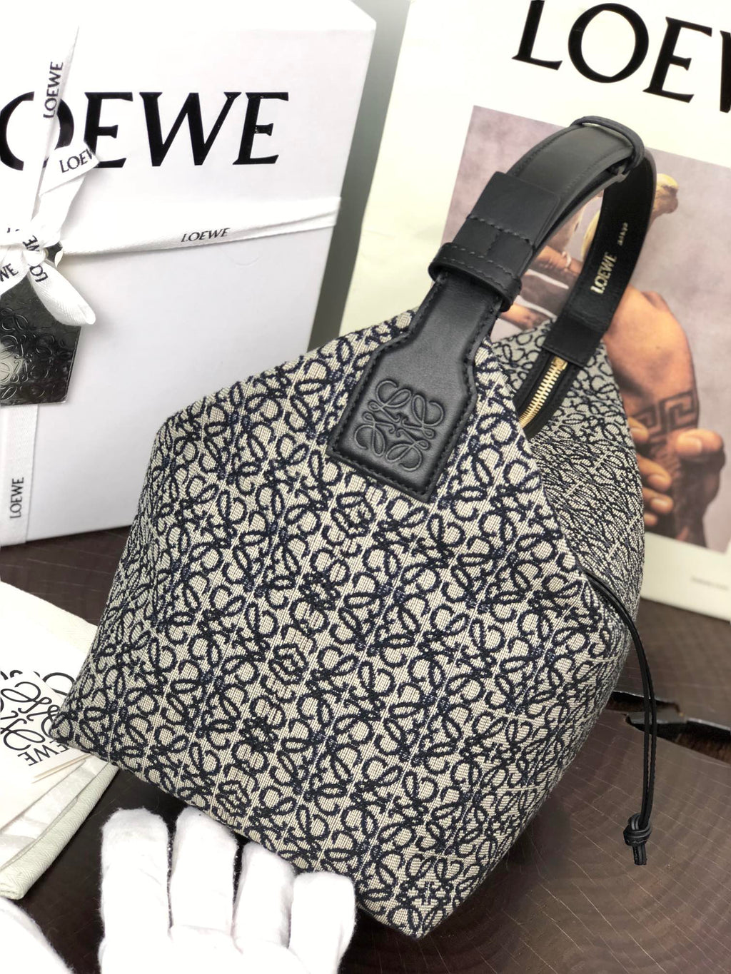 LOEWE LOE CUBI 21 BAG IN WHITE MIX BLACK ANAGRAM JACQUARD