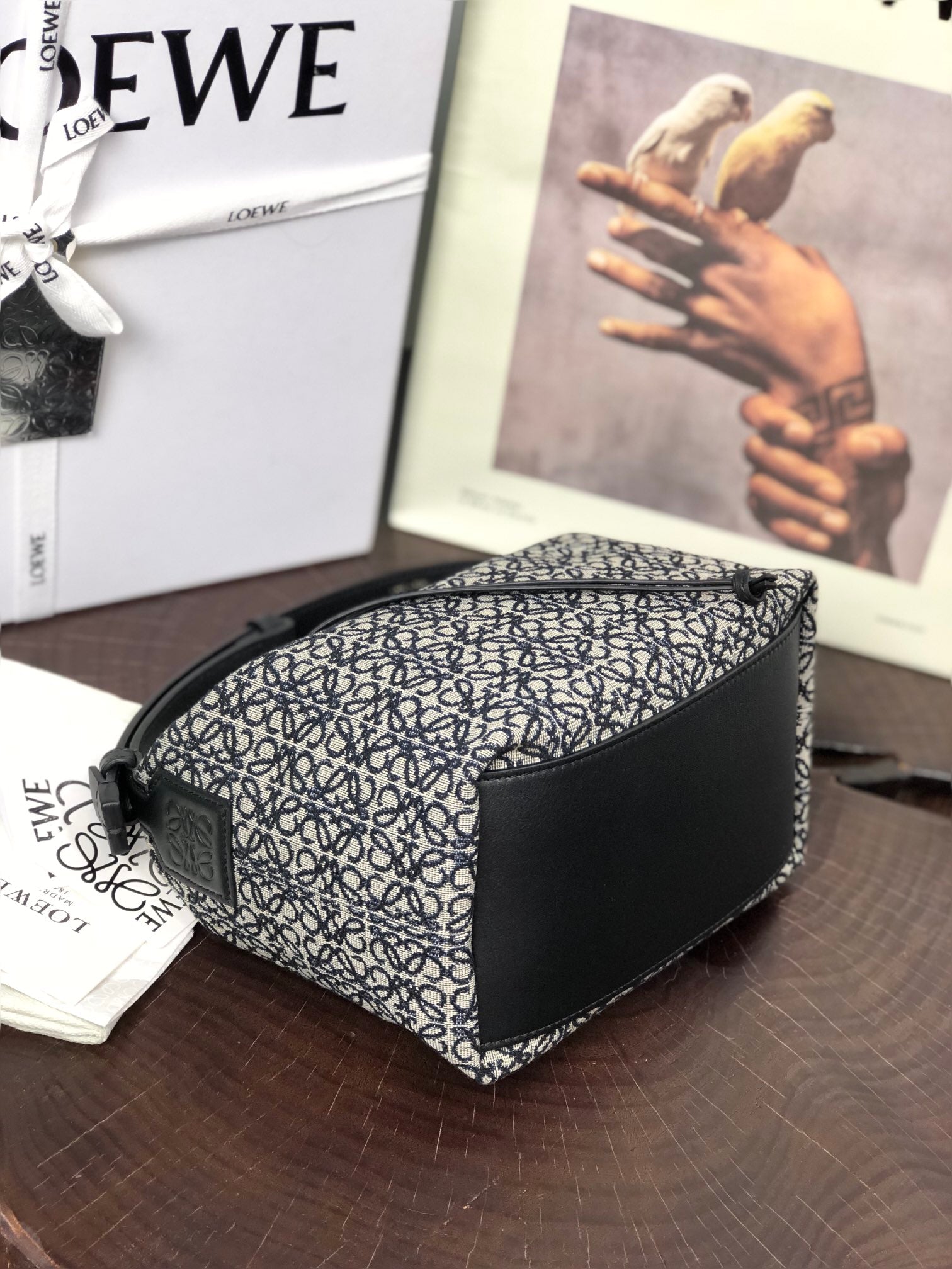 LOEWE LOE CUBI 21 BAG IN WHITE MIX BLACK ANAGRAM JACQUARD