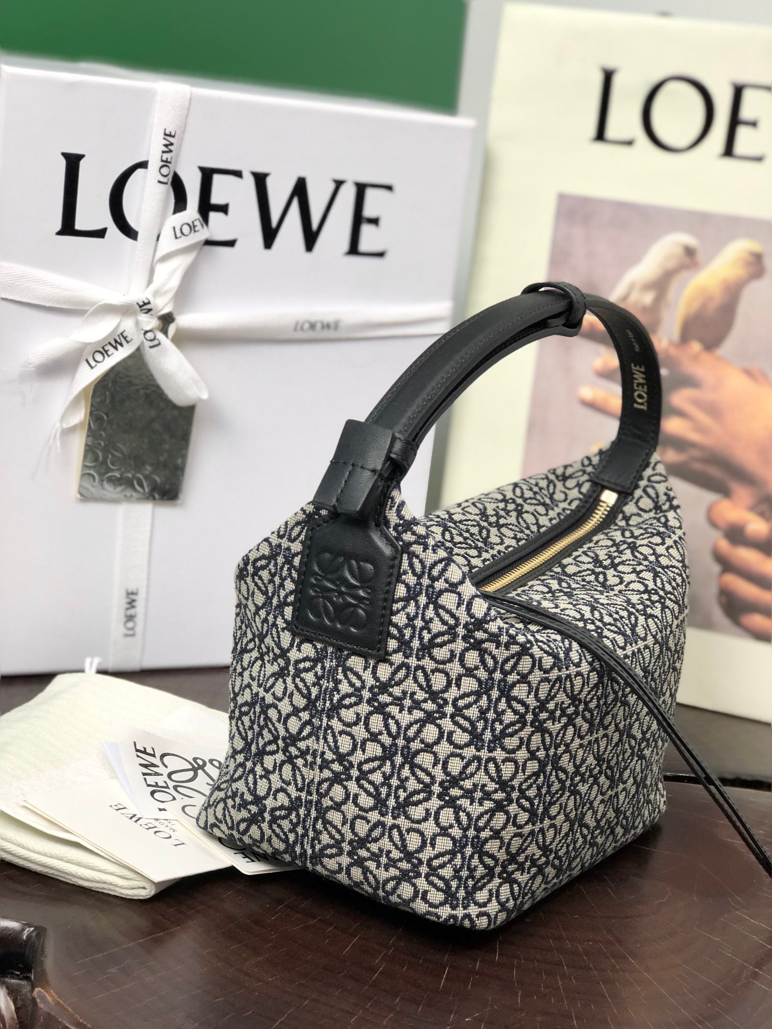 LOEWE LOE CUBI 21 BAG IN WHITE MIX BLACK ANAGRAM JACQUARD