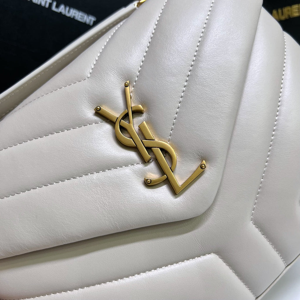 SAINT LAURENT LOULOU SMALL 25 IN WHITE LAMBSKIN GOLD HARDWARE