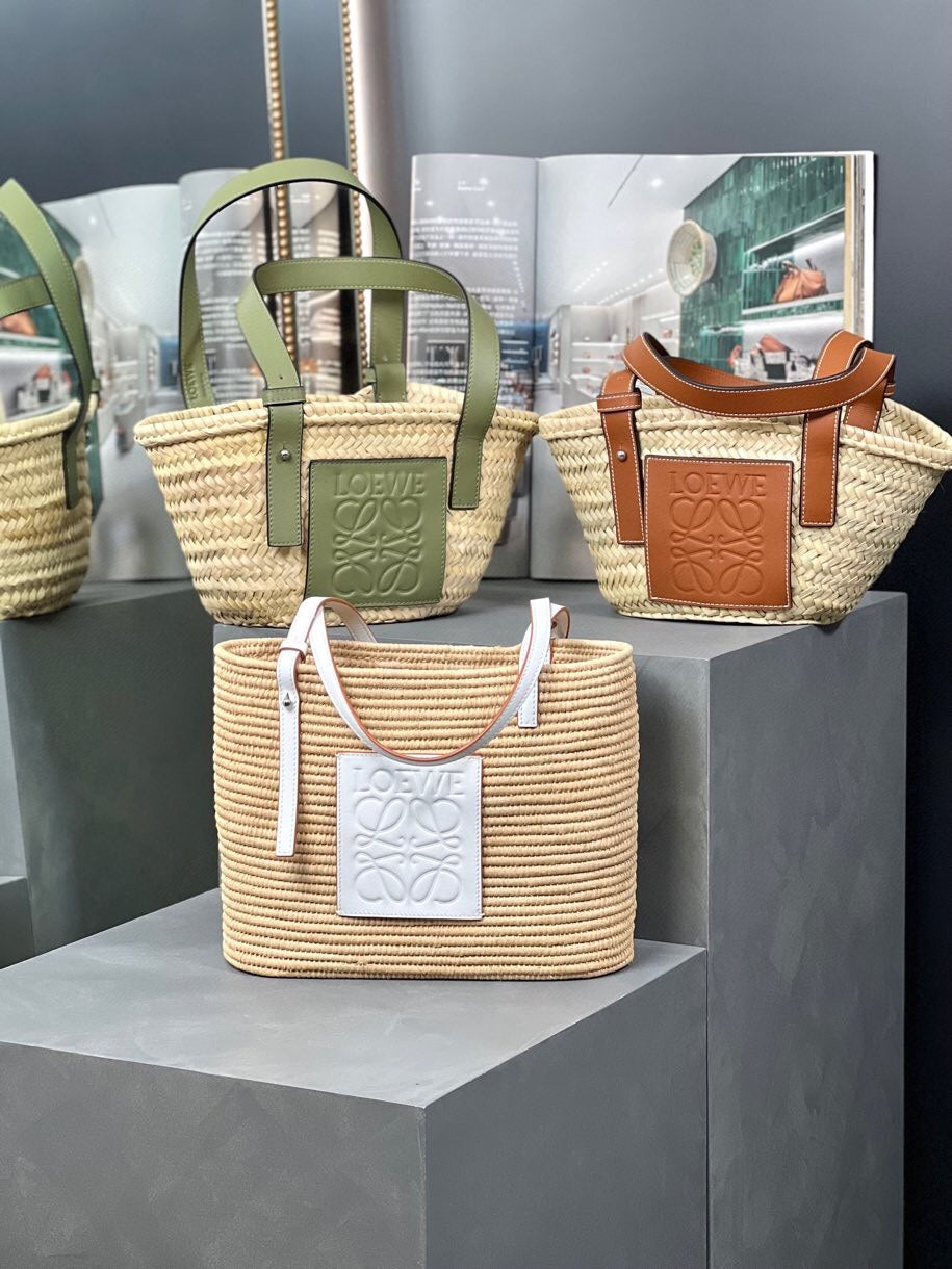 LOEWE SMALL SQUARE  28 BASKET BAG IN RAFFIA AND WHITE CALFSKIN