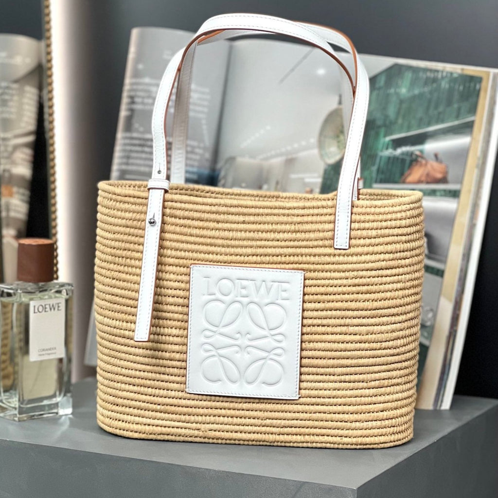 LOEWE SMALL SQUARE  28 BASKET BAG IN RAFFIA AND WHITE CALFSKIN