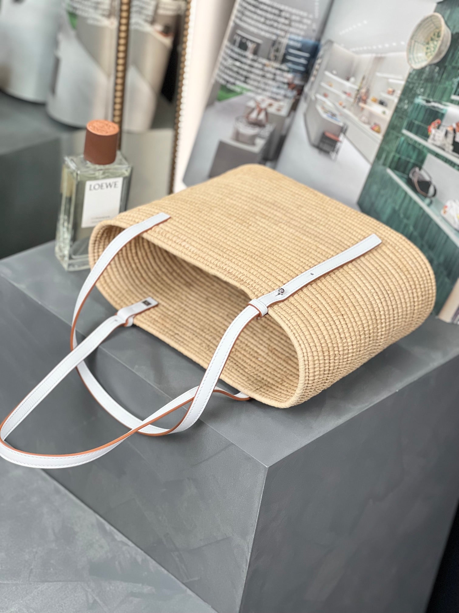LOEWE SMALL SQUARE  28 BASKET BAG IN RAFFIA AND WHITE CALFSKIN
