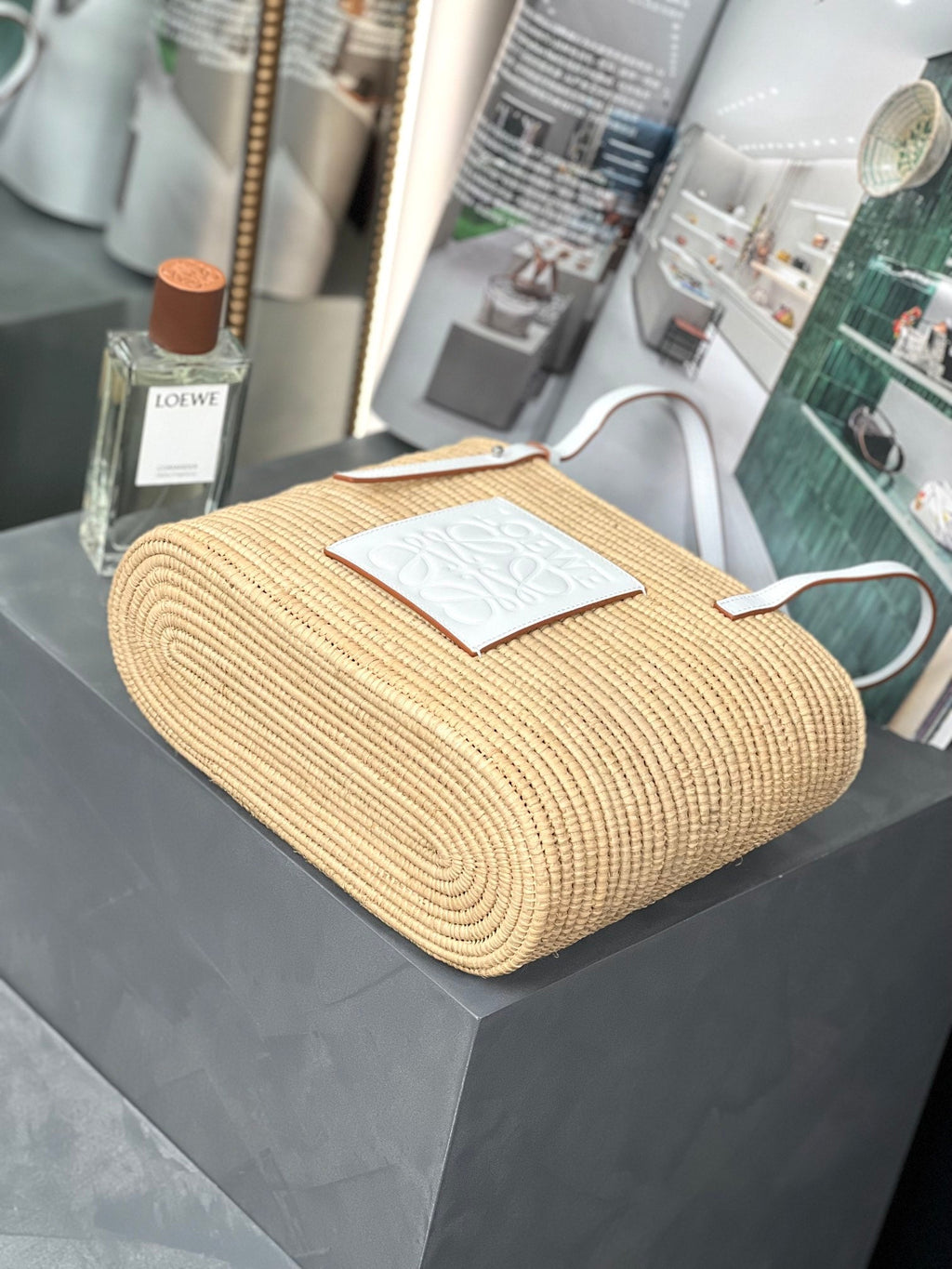 LOEWE SMALL SQUARE  28 BASKET BAG IN RAFFIA AND WHITE CALFSKIN