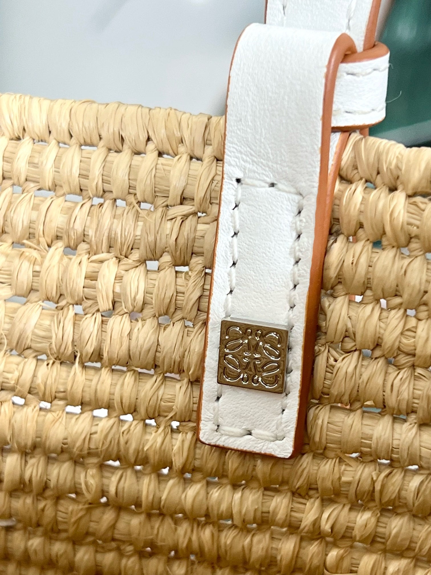 LOEWE SMALL SQUARE  28 BASKET BAG IN RAFFIA AND WHITE CALFSKIN