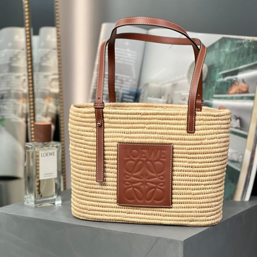 LOEWE SMALL SQUARE  28 BASKET BAG IN RAFFIA AND CALFSKIN