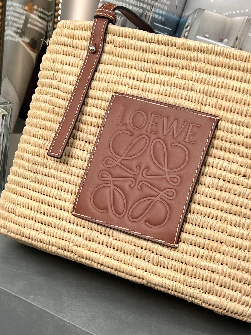 LOEWE SMALL SQUARE  28 BASKET BAG IN RAFFIA AND CALFSKIN
