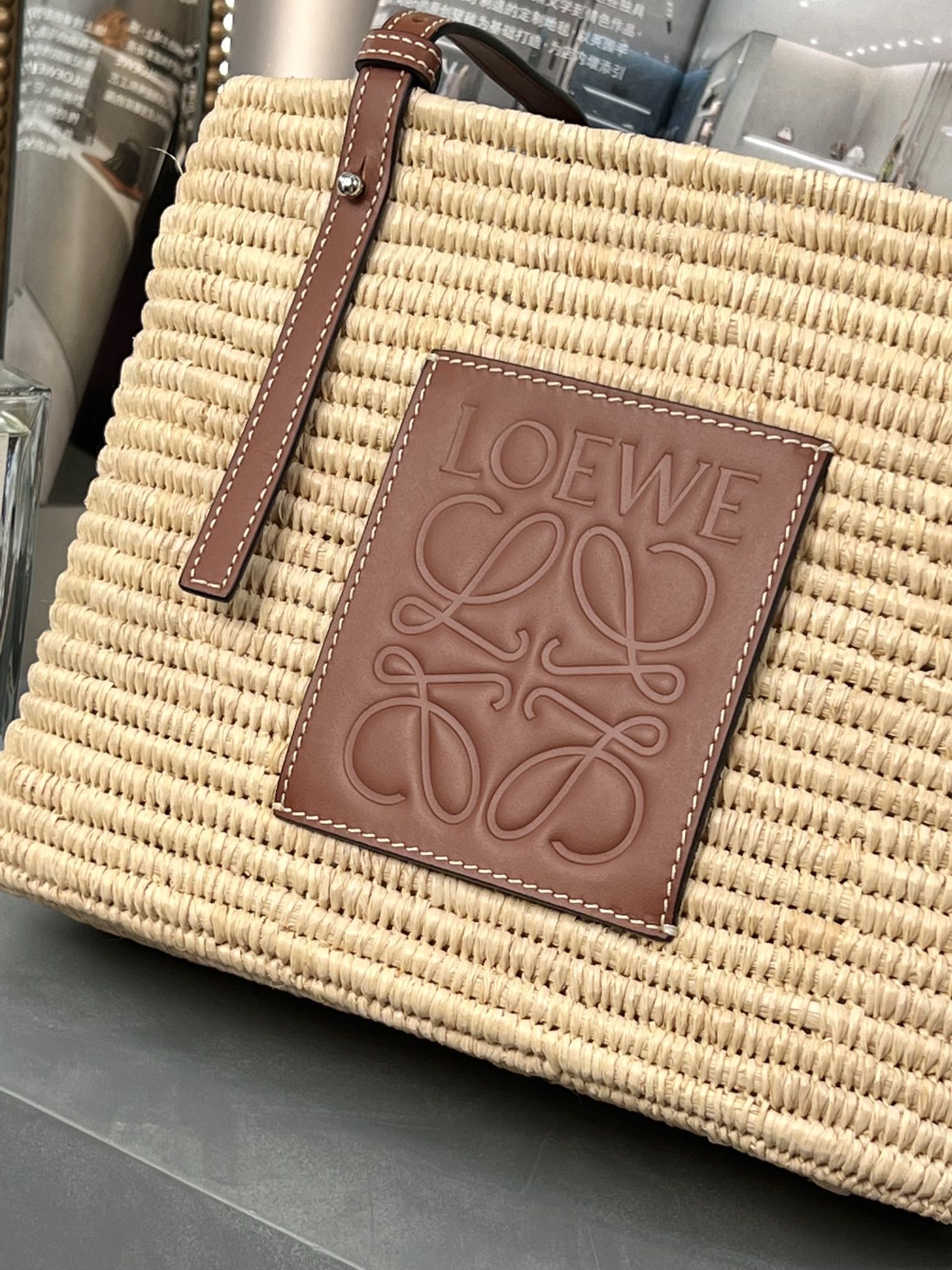 LOEWE SMALL SQUARE  28 BASKET BAG IN RAFFIA AND CALFSKIN