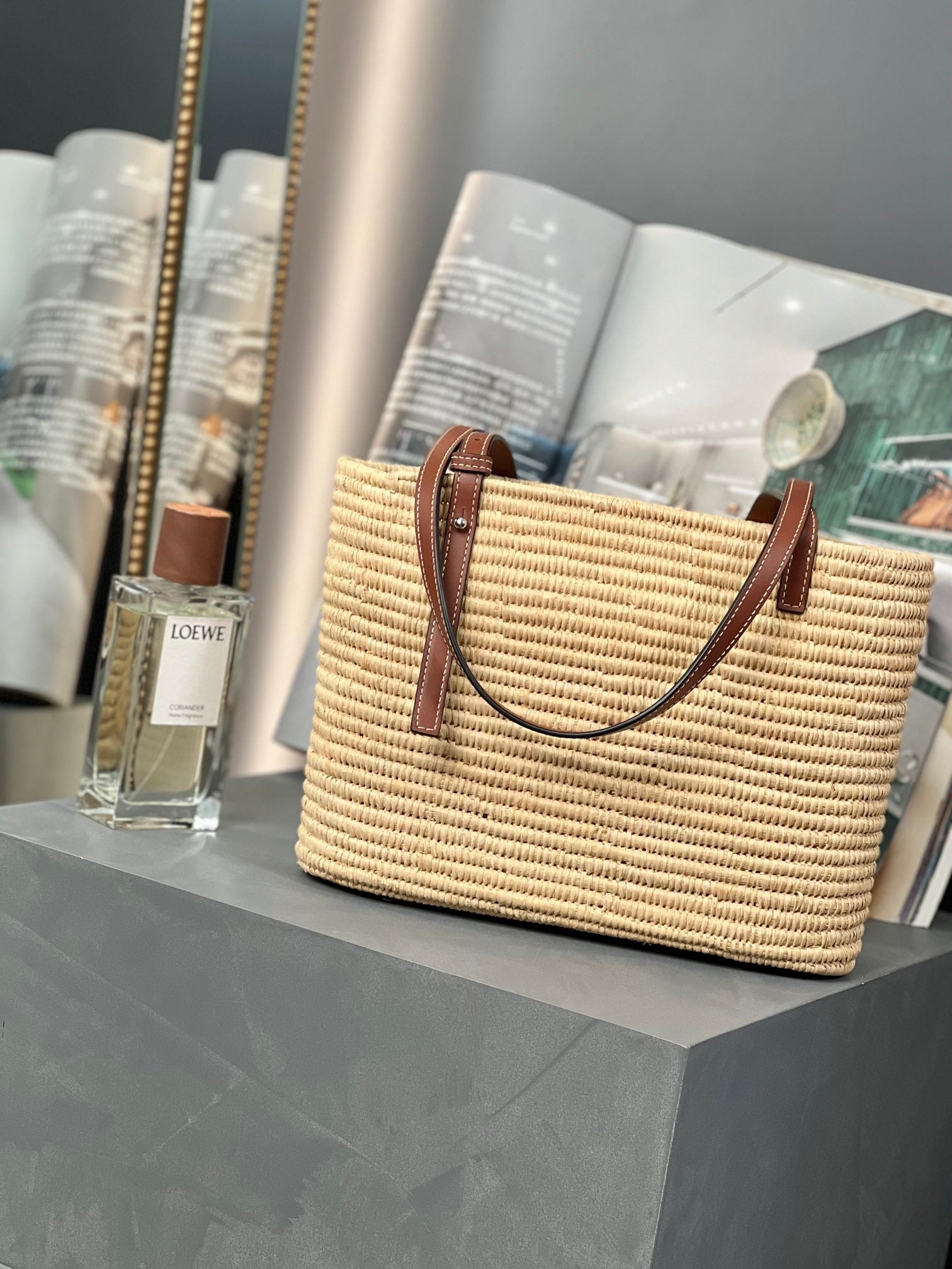 LOEWE SMALL SQUARE  28 BASKET BAG IN RAFFIA AND CALFSKIN