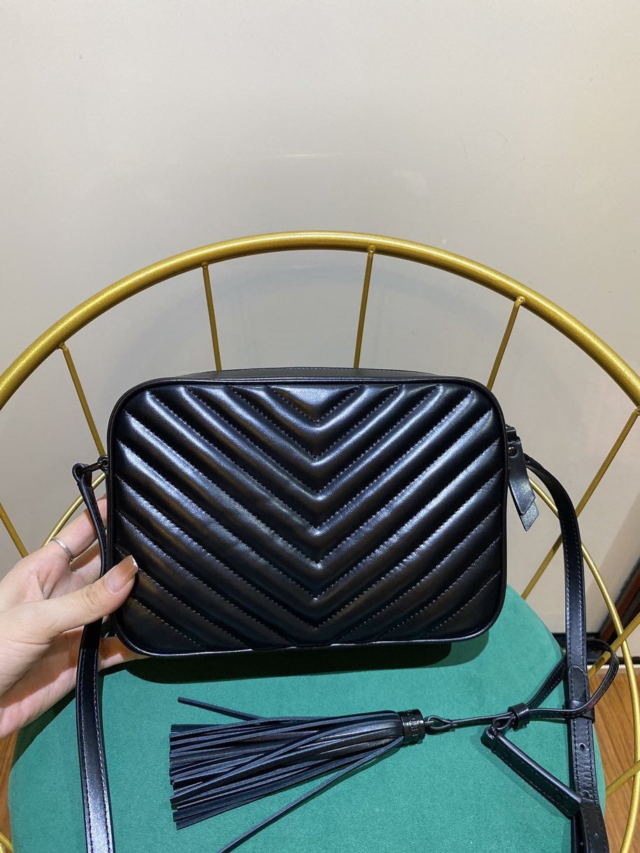 SAINT LAURENT LOU 23 CAMERA BAG IN BLACK QUILTED LEATHER
