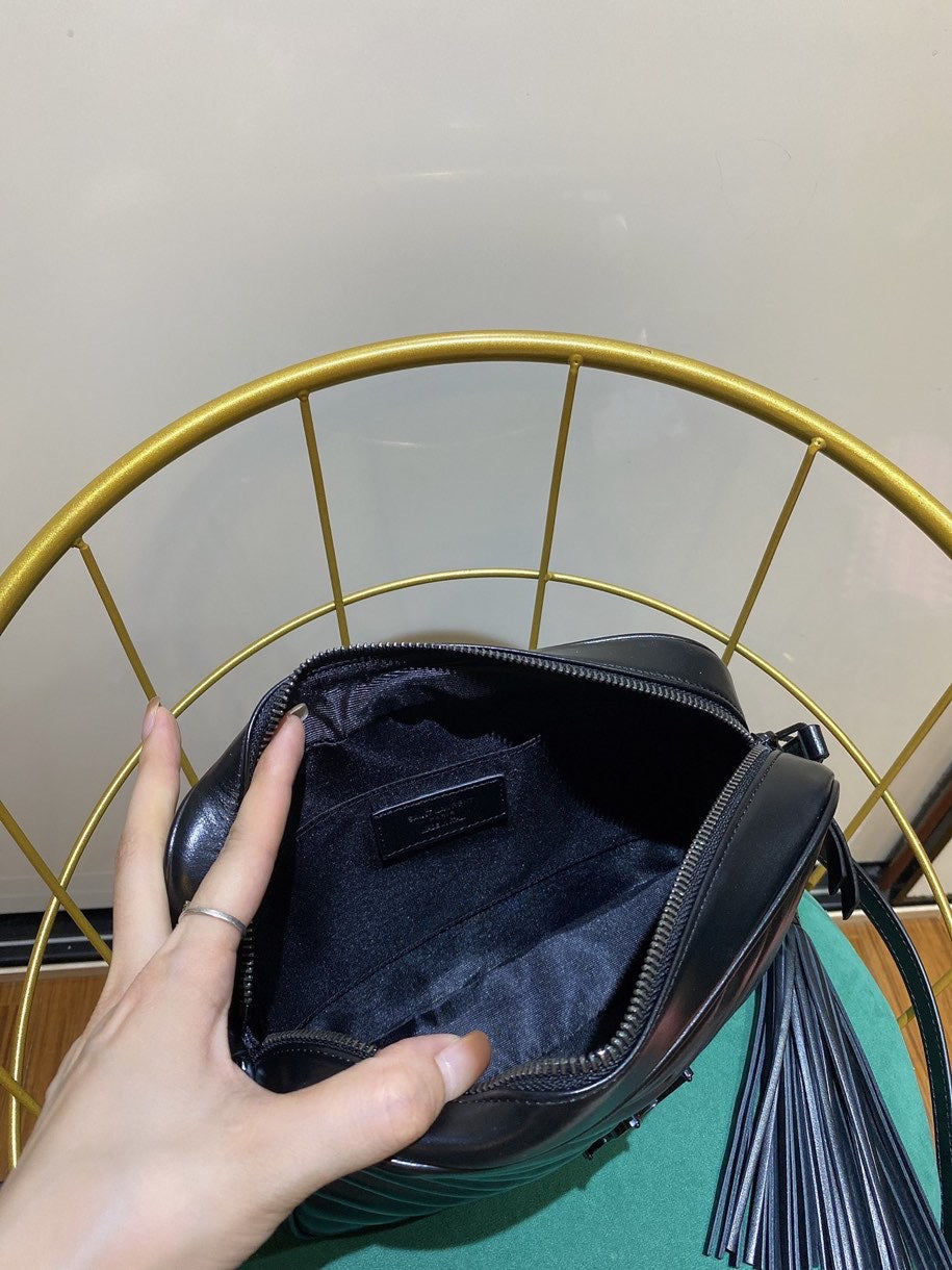 SAINT LAURENT LOU 23 CAMERA BAG IN BLACK QUILTED LEATHER