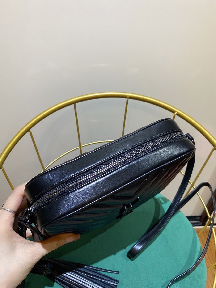 SAINT LAURENT LOU 23 CAMERA BAG IN BLACK QUILTED LEATHER