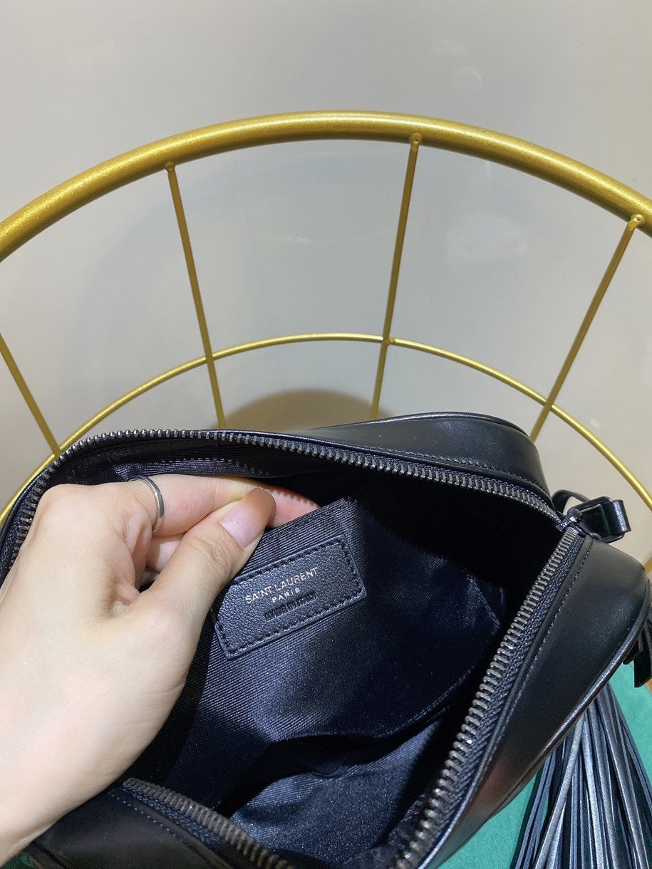 SAINT LAURENT LOU 23 CAMERA BAG IN BLACK QUILTED LEATHER