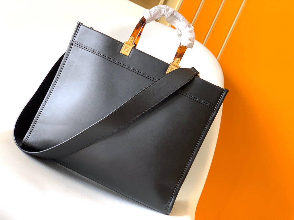 FENDI Fend Sunshine Medium Bag 35 Black Leather