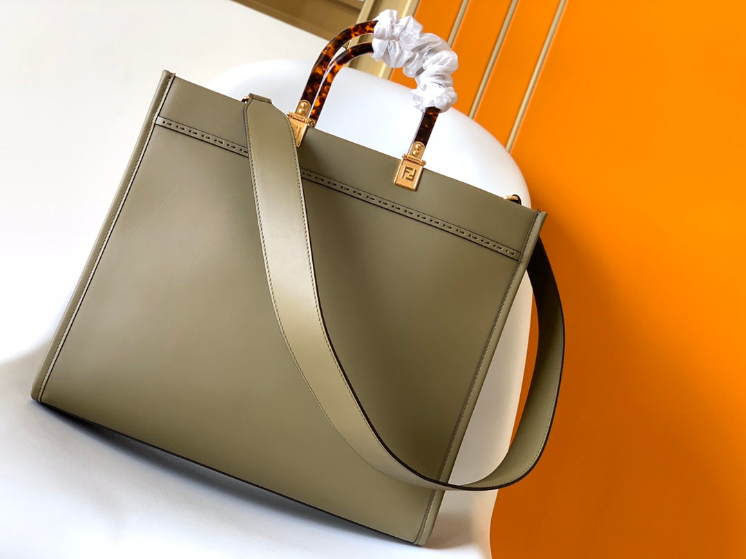 FENDI Fend Sunshine Medium Bag 35 Olive Leather