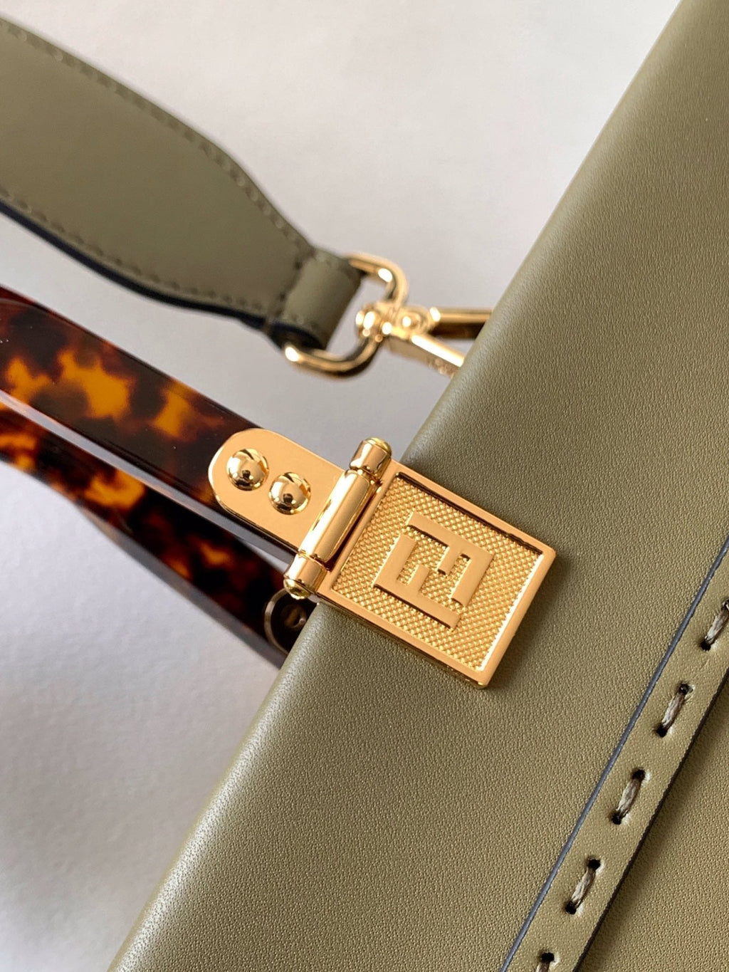 FENDI Fend Sunshine Medium Bag 35 Olive Leather