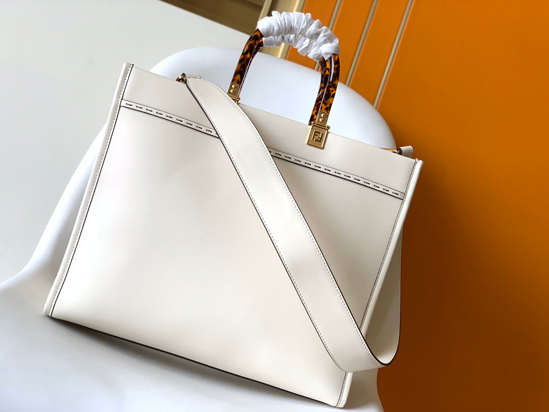 FENDI Fend Sunshine Medium Bag 35 White Leather