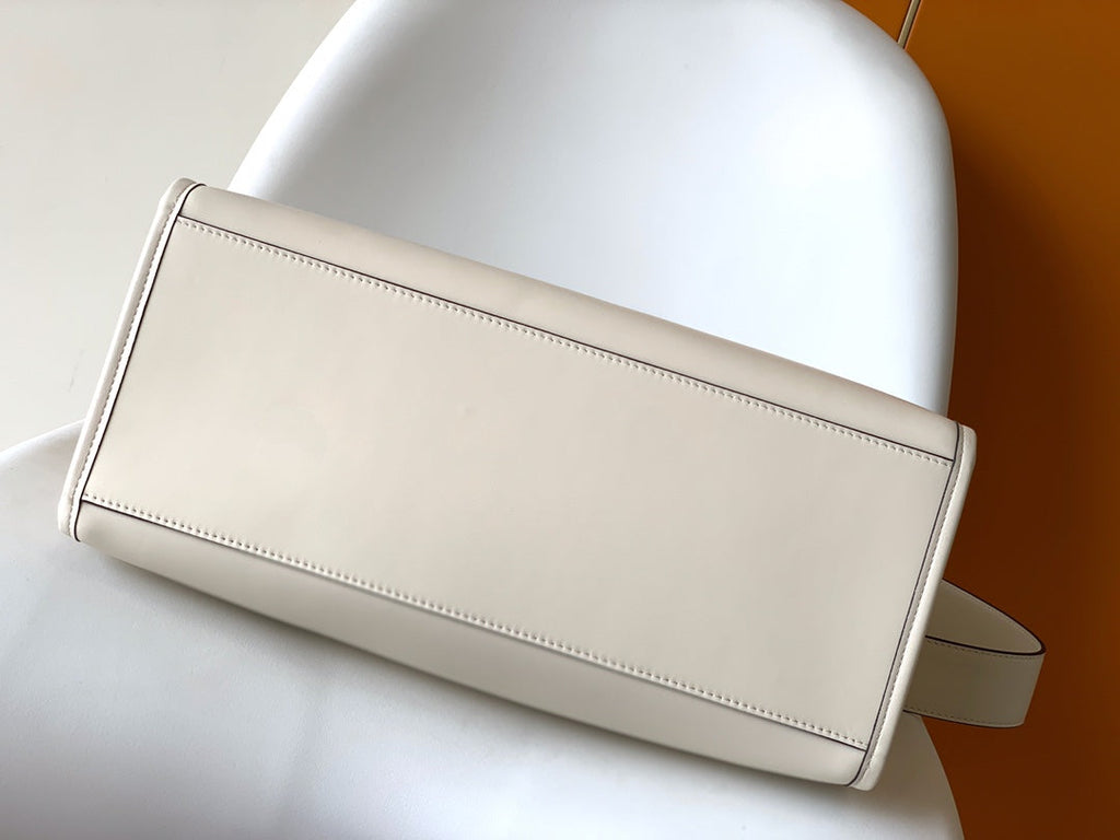 FENDI Fend Sunshine Medium Bag 35 White Leather