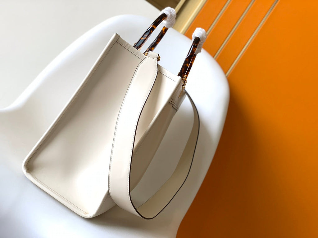 FENDI Fend Sunshine Medium Bag 35 White Leather