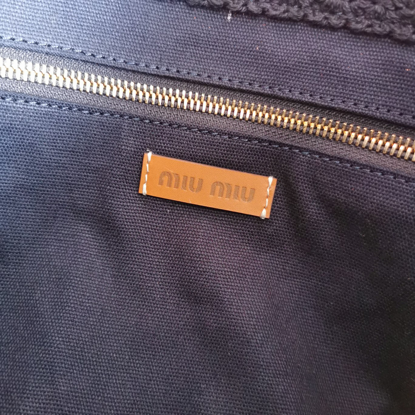 MIU MIU TOTE BAG 40 IN STRIPED PATTERN OF BLACK RED AND CREAM WHITE WOVEN RAFFIA
