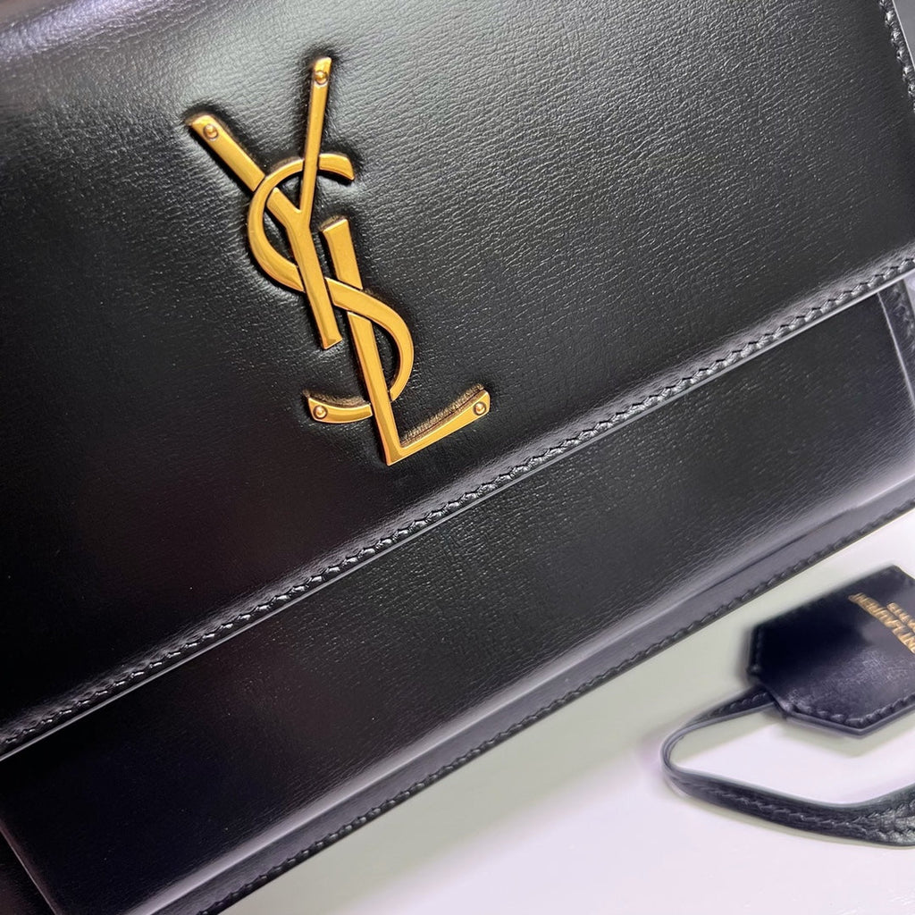 SAINT LAURENT SUNSET MEDIUM 22 IN BLACK CALFSKIN GOLD HARDWARE