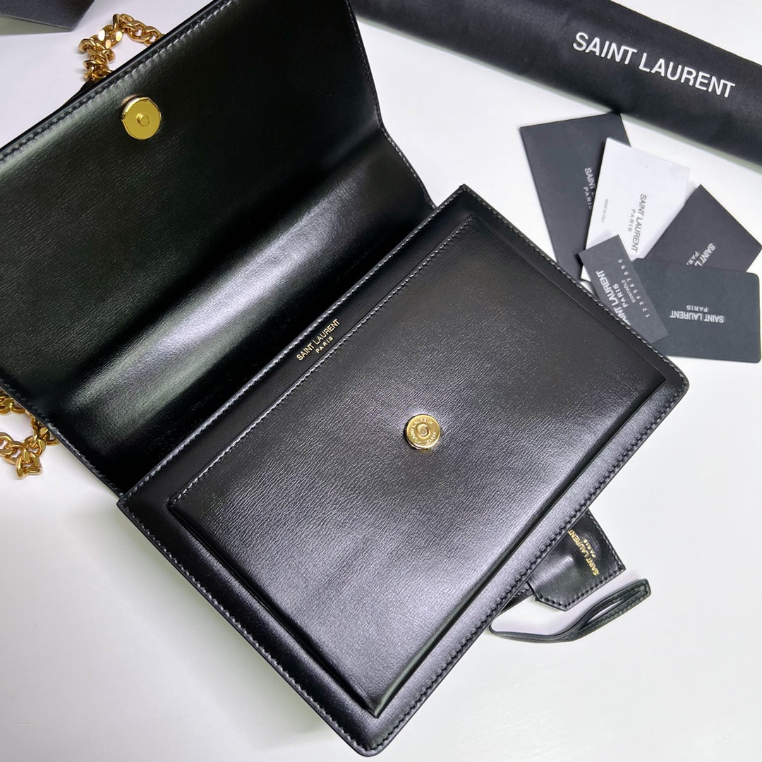 SAINT LAURENT SUNSET MEDIUM 22 IN BLACK CALFSKIN GOLD HARDWARE