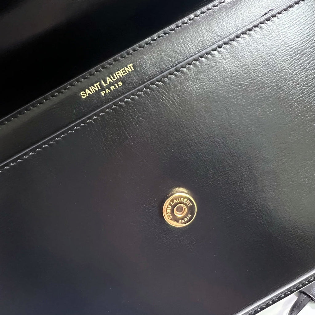 SAINT LAURENT SUNSET MEDIUM 22 IN BLACK CALFSKIN GOLD HARDWARE