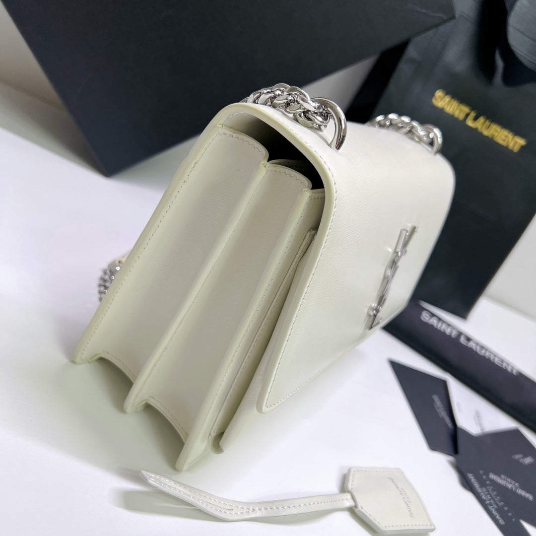 SAINT LAURENT SUNSET MEDIUM 22 IN WHITE CALFSKIN SILVER HARDWARE