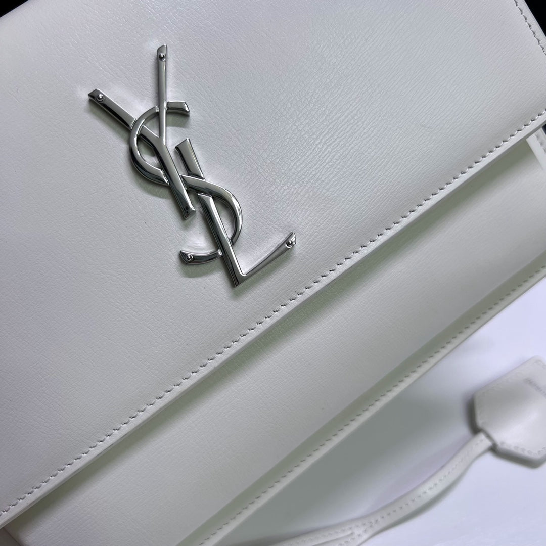 SAINT LAURENT SUNSET MEDIUM 22 IN WHITE CALFSKIN SILVER HARDWARE