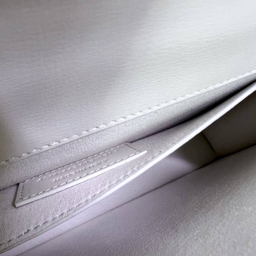 SAINT LAURENT SUNSET MEDIUM 22 IN WHITE CALFSKIN GOLD HARDWARE