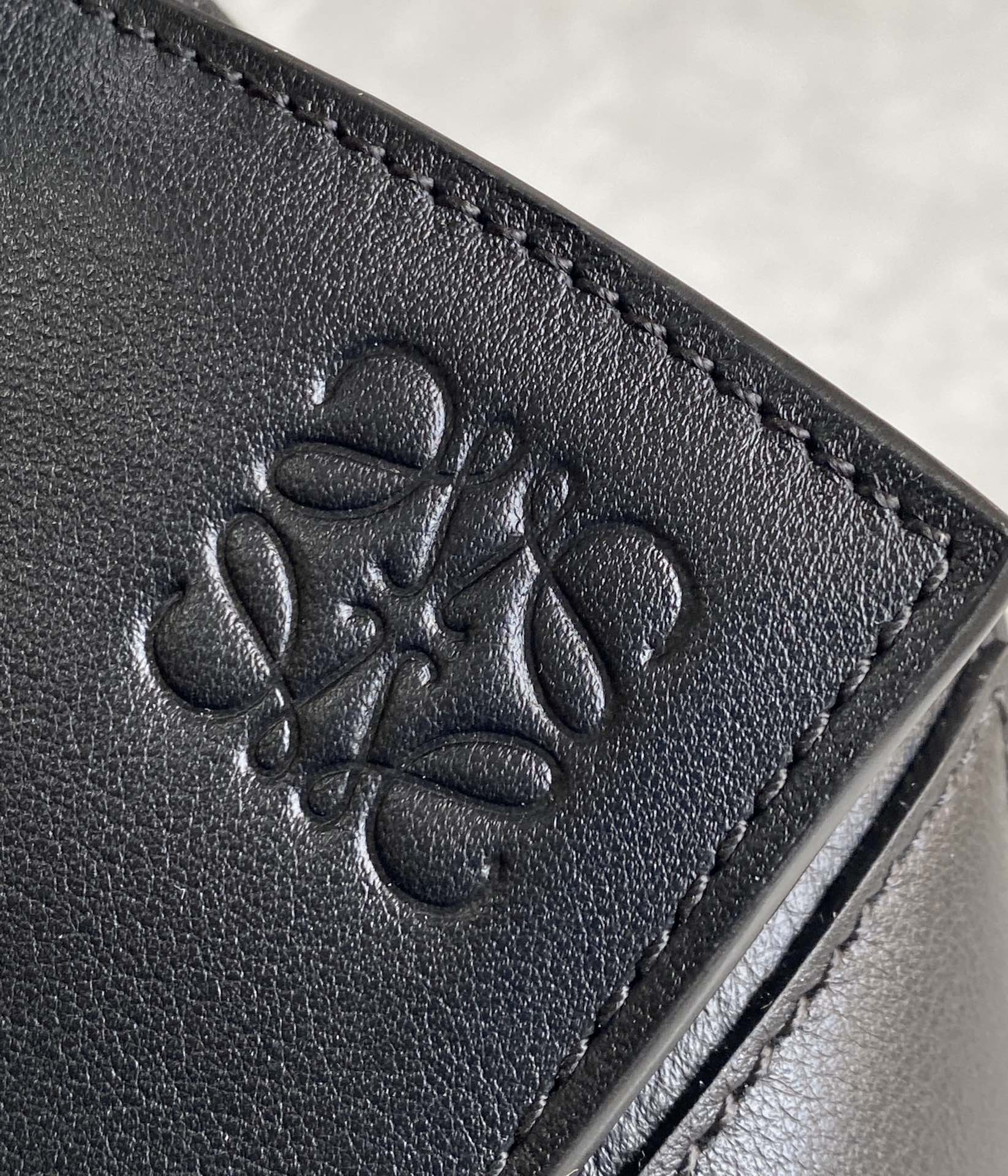 LOEWE MEDIUM 30 PUZZLE BAG IN BLACK SOFT GRAINED CALFSKIN