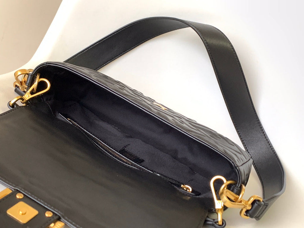 FENDI Fend Baguette 27 Bag With FF Motif Black Leather Ghw