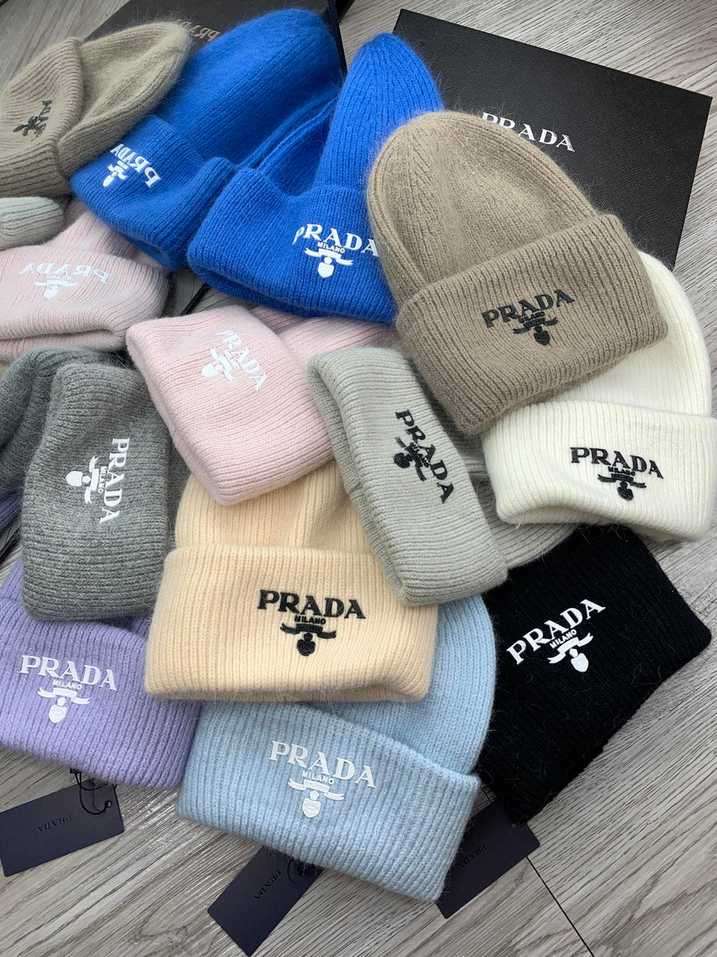 PRADA BEANIE HAT IN COBALT BLUE WOOL 108752
