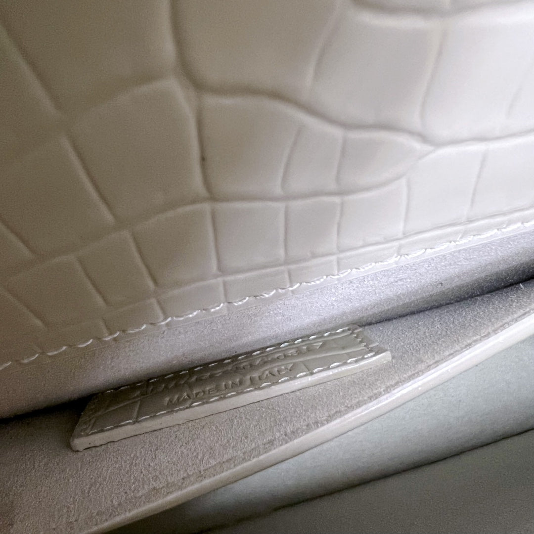 SAINT LAURENT SUNSET MEDIUM 22 IN WHITE CROCODILE PATTERN CALFSKIN GOLD HARDWARE